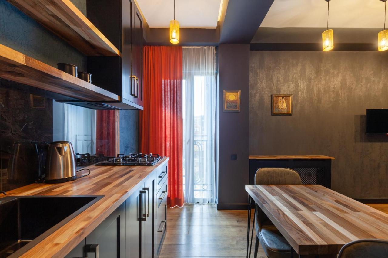 Irina'S Apartments Kutaisi Ngoại thất bức ảnh